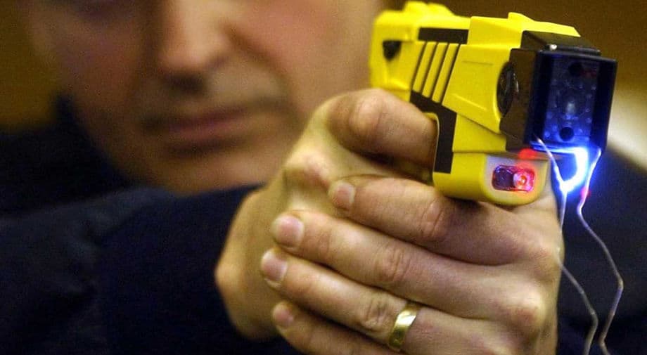 Taser elettrico: legislazione e funzionamento - Il Blog di