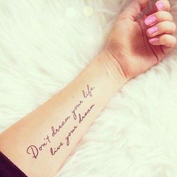 Tatuaggi Con Scritte Nomi E Frasi Come E Dove Farli Il Blog Di Setweb It