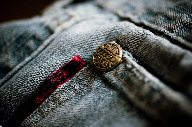 Rivetto in rame su jeans