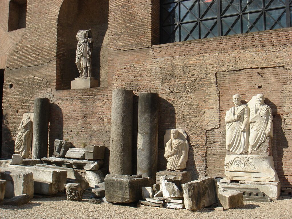 Cortile delle Terme di Diocleziano a Roma