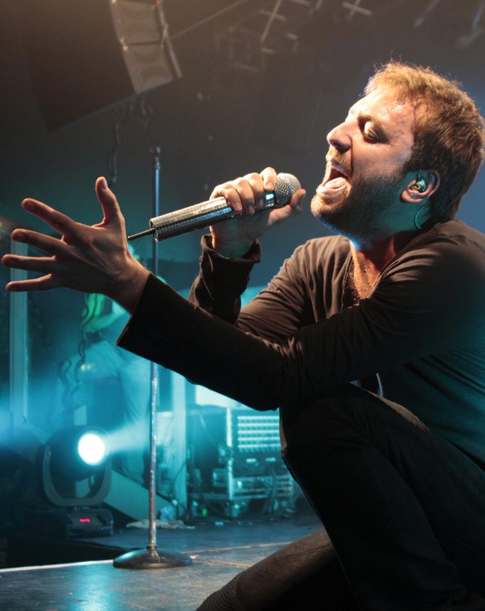 Cesare Cremonini in una foto del 2009