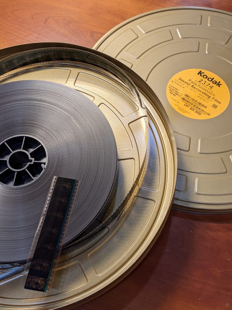 Pellicola 35mm alla Biblioteca Renzo Renzi della Cineteca di Bologna