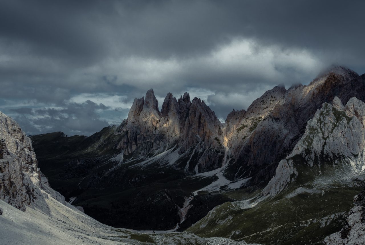 Paesaggio alpino delle Dolomiti in estate