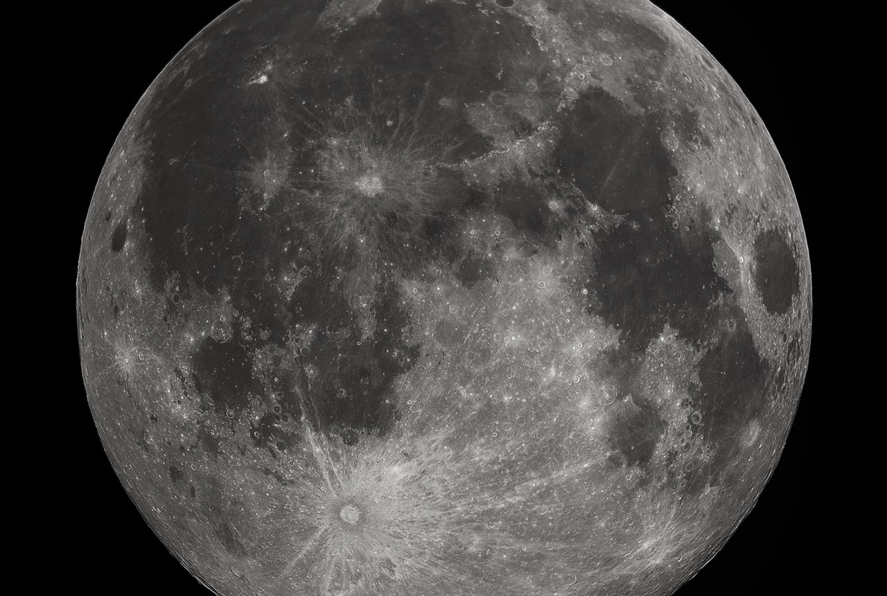 Luna piena vista al telescopio