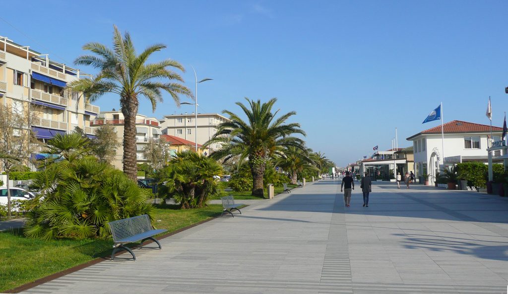 Lungomare di Lido di Camaiore in Versilia