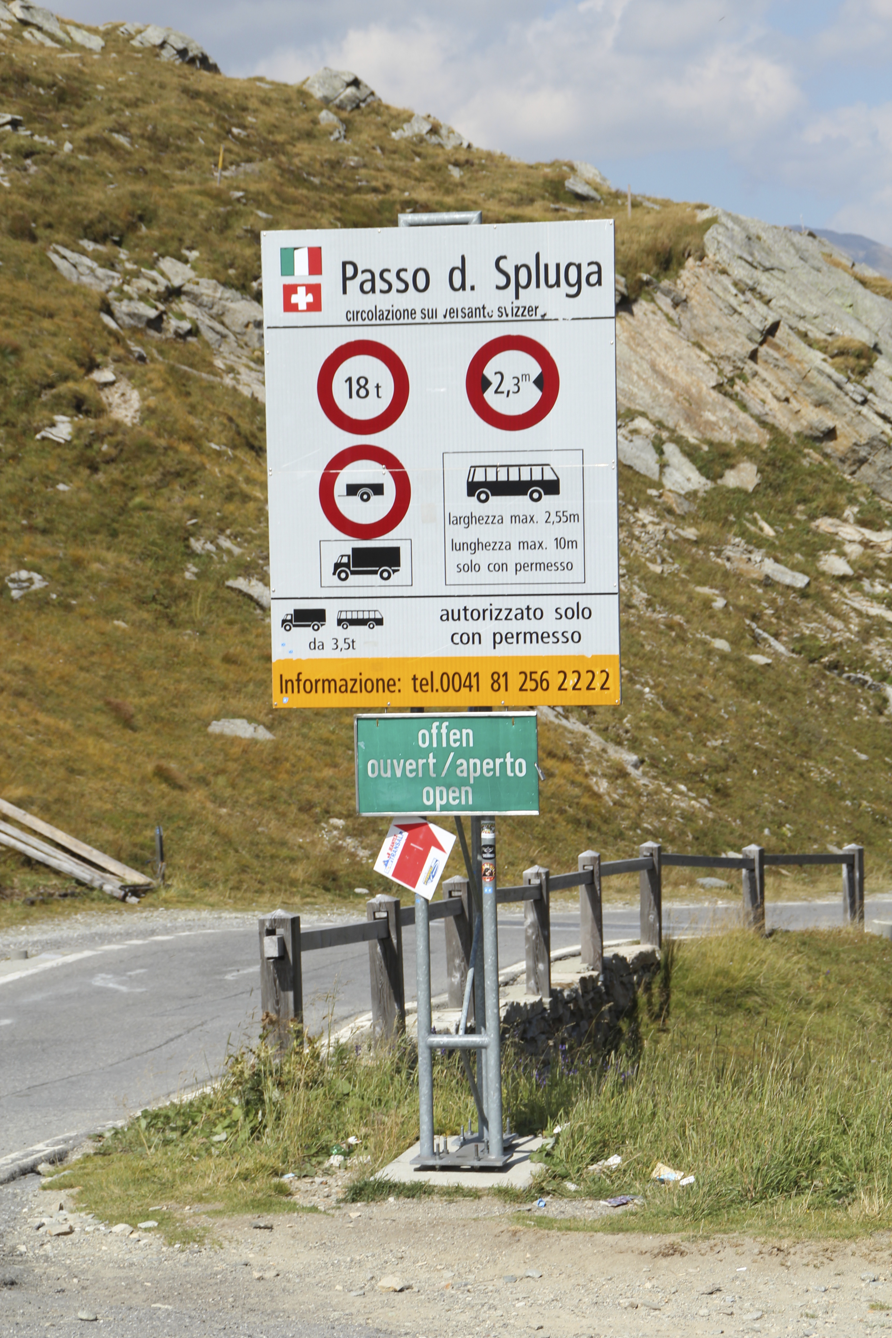 Cartello al Passo dello Spluga