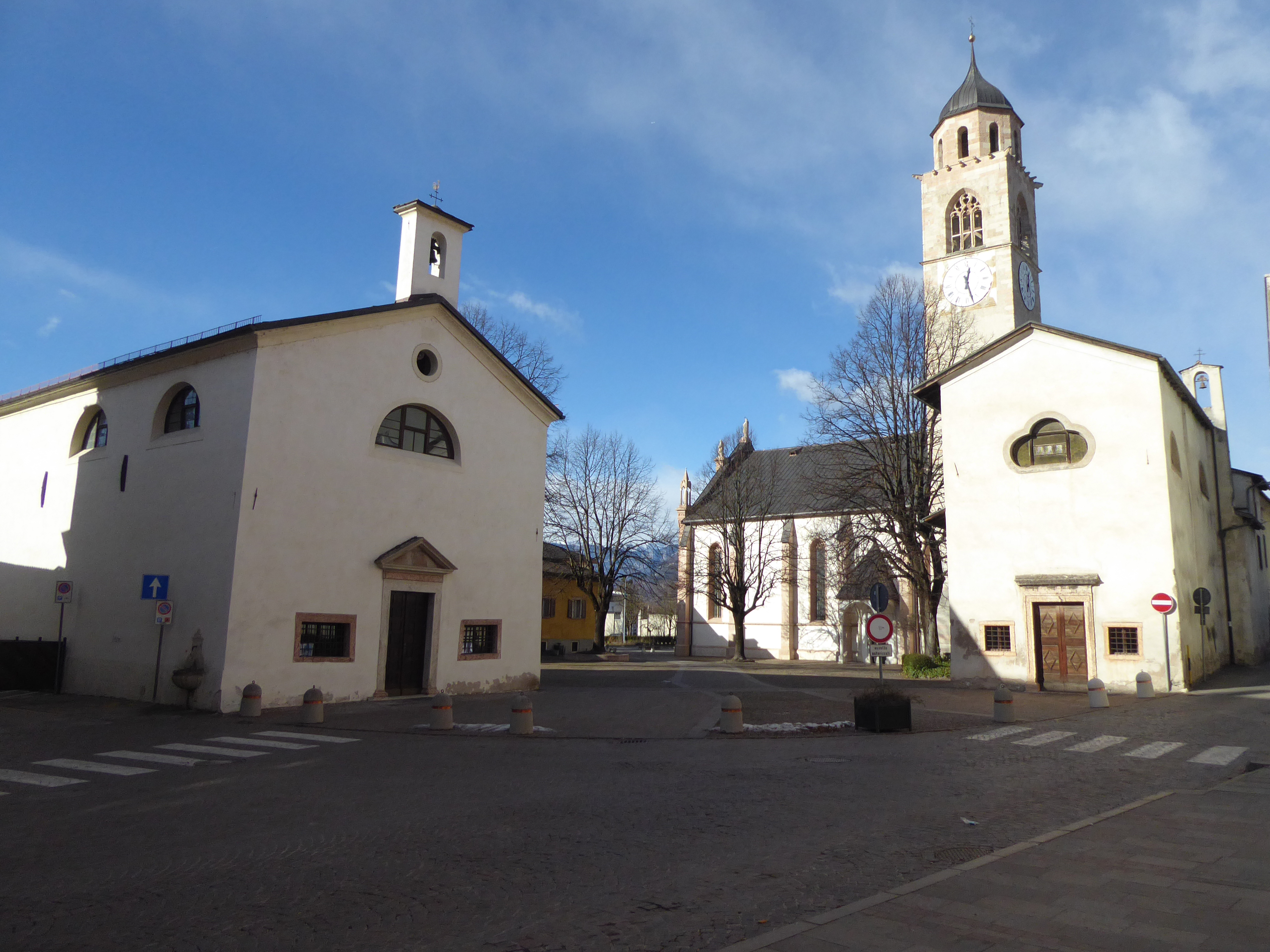 Piazza delle Tre Chiese a Pergine Valsugana