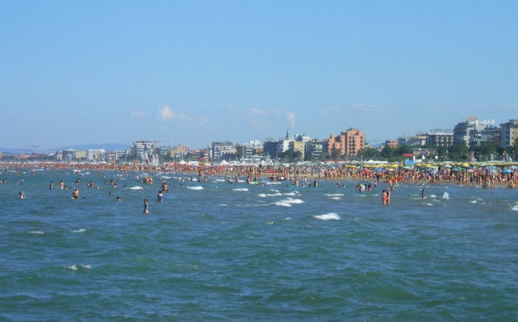 Lungomare di Rimini visto dal porto