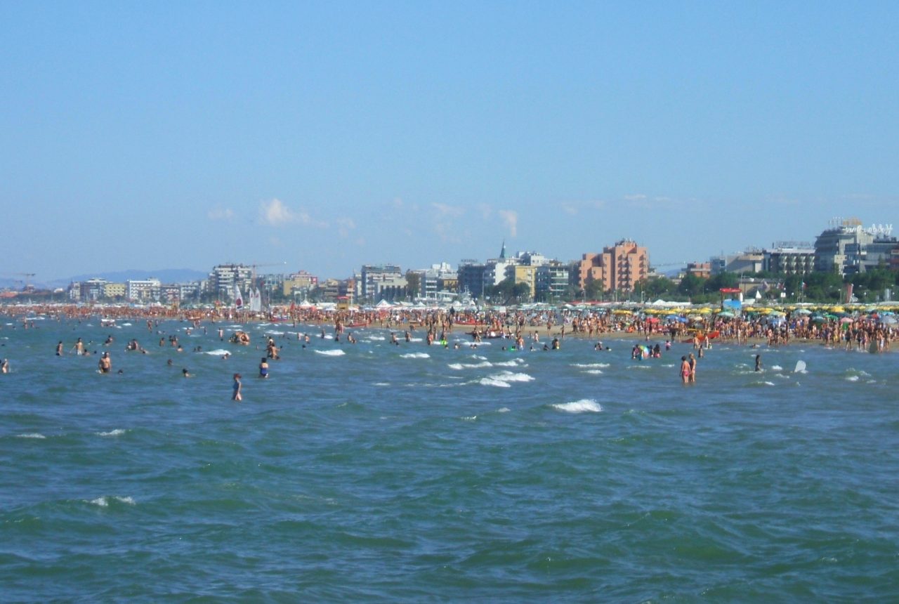 Lungomare di Rimini visto dal porto