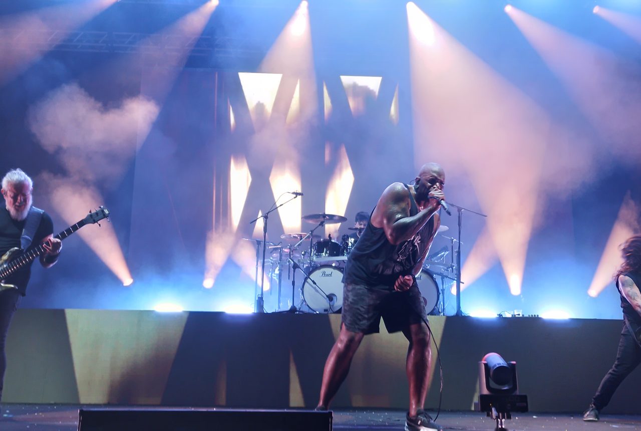 Sepultura dal vivo nel tour Celebrating Life Through Death