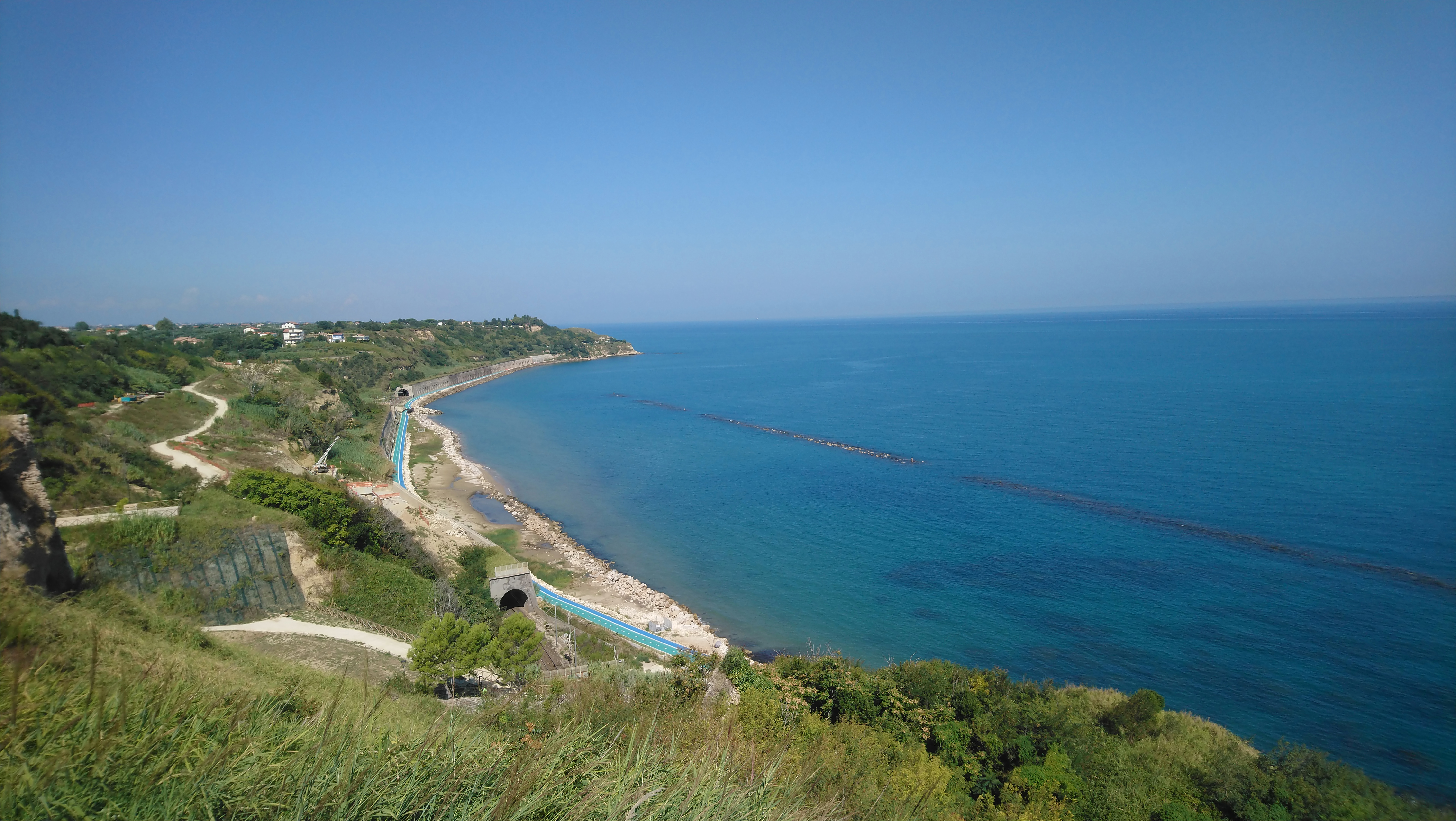 Via Verde della Costa dei Trabocchi lungo il mare Adriatico