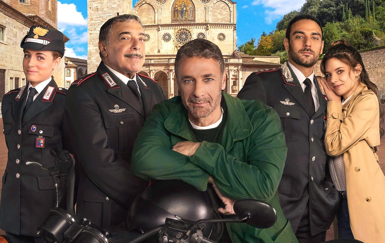 Cast di Don Matteo in una immagine ufficiale RaiPlay