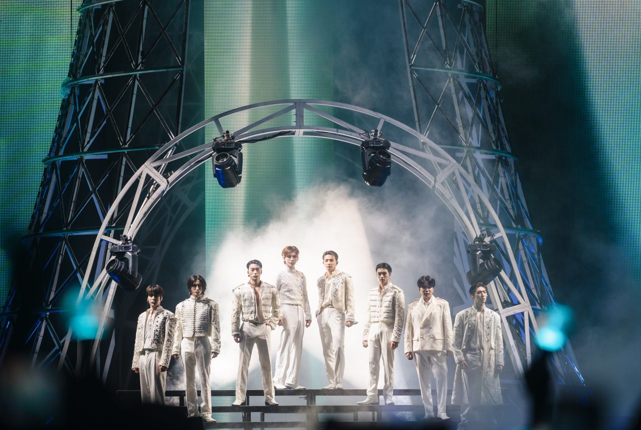 ATEEZ in una foto di gruppo nel 2024