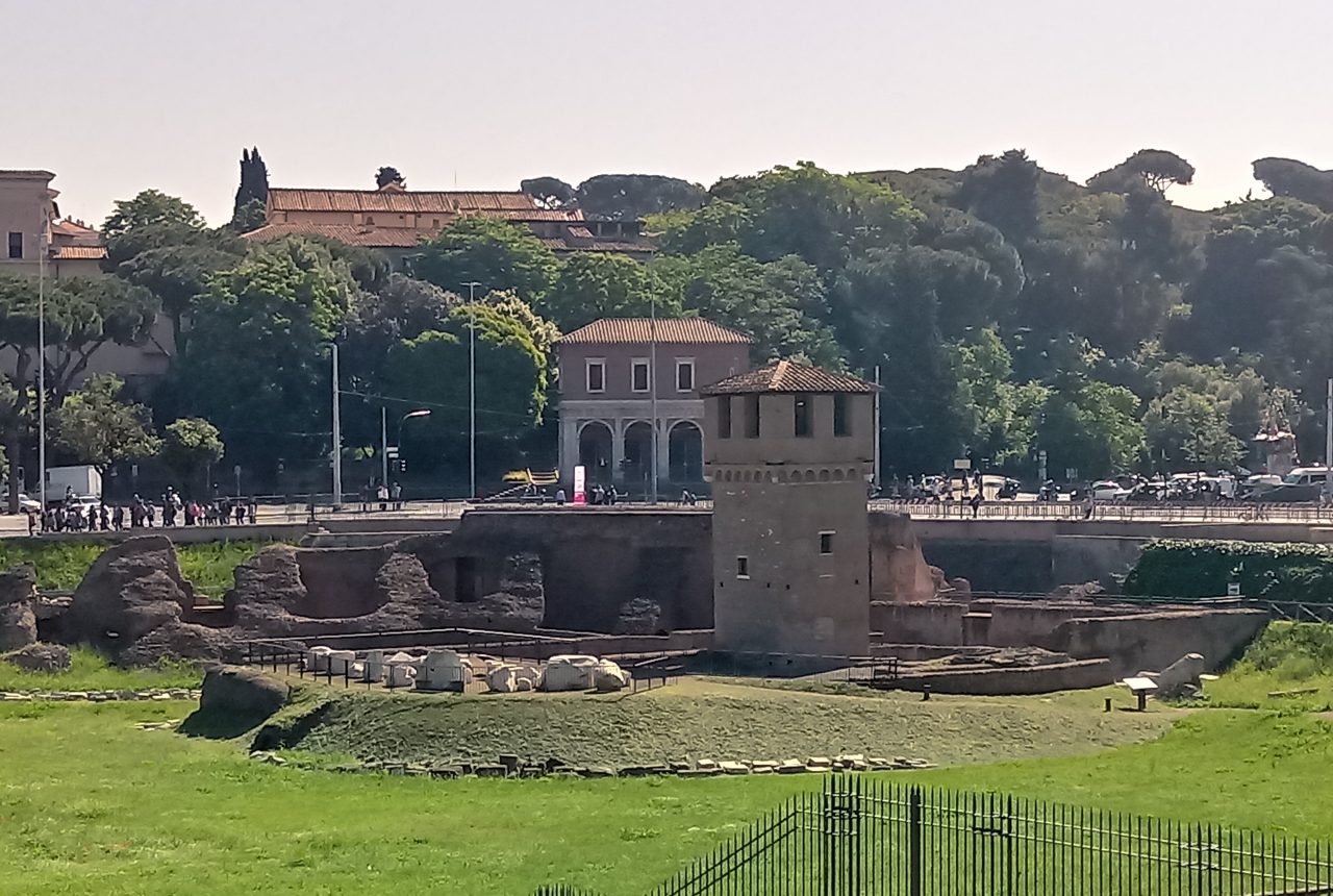 Vista laterale del Circo Massimo a Roma