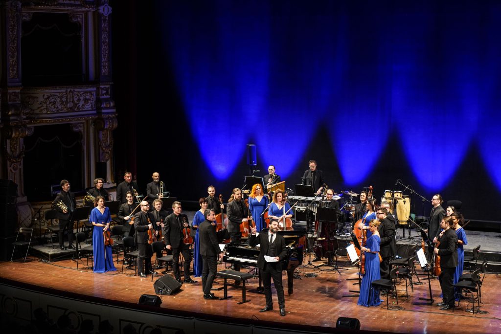 Ensemble Symphony Orchestra in concerto
