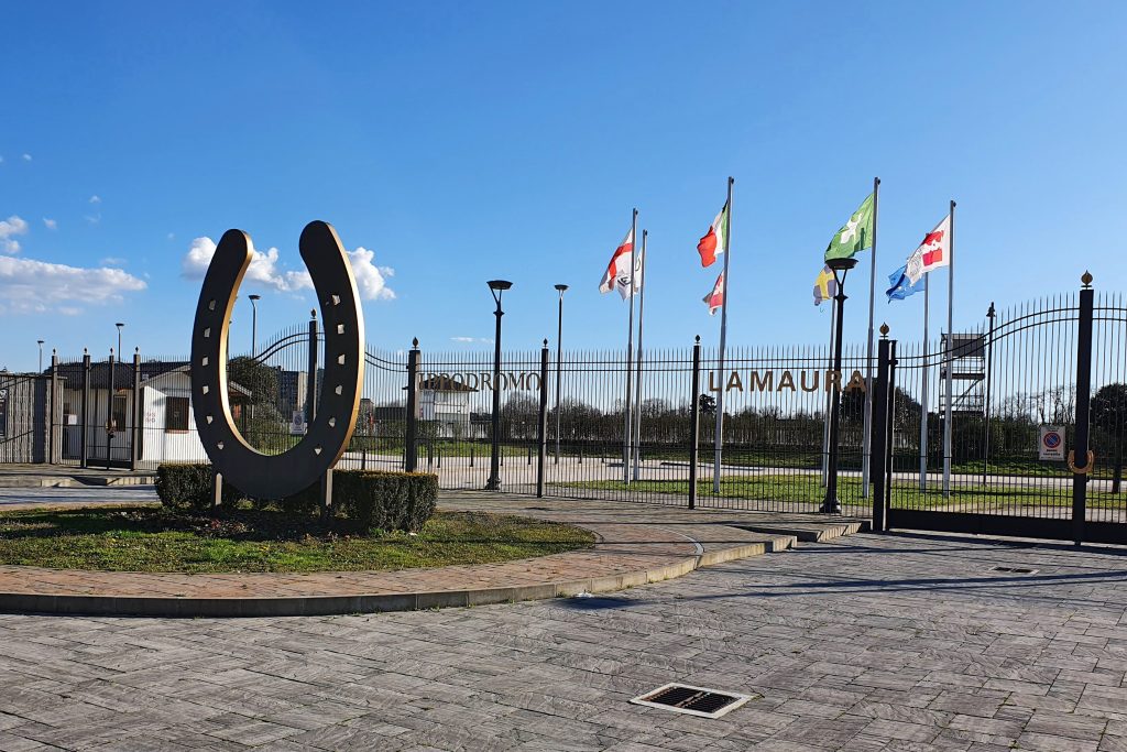 Ippodromo SNAI La Maura a Milano