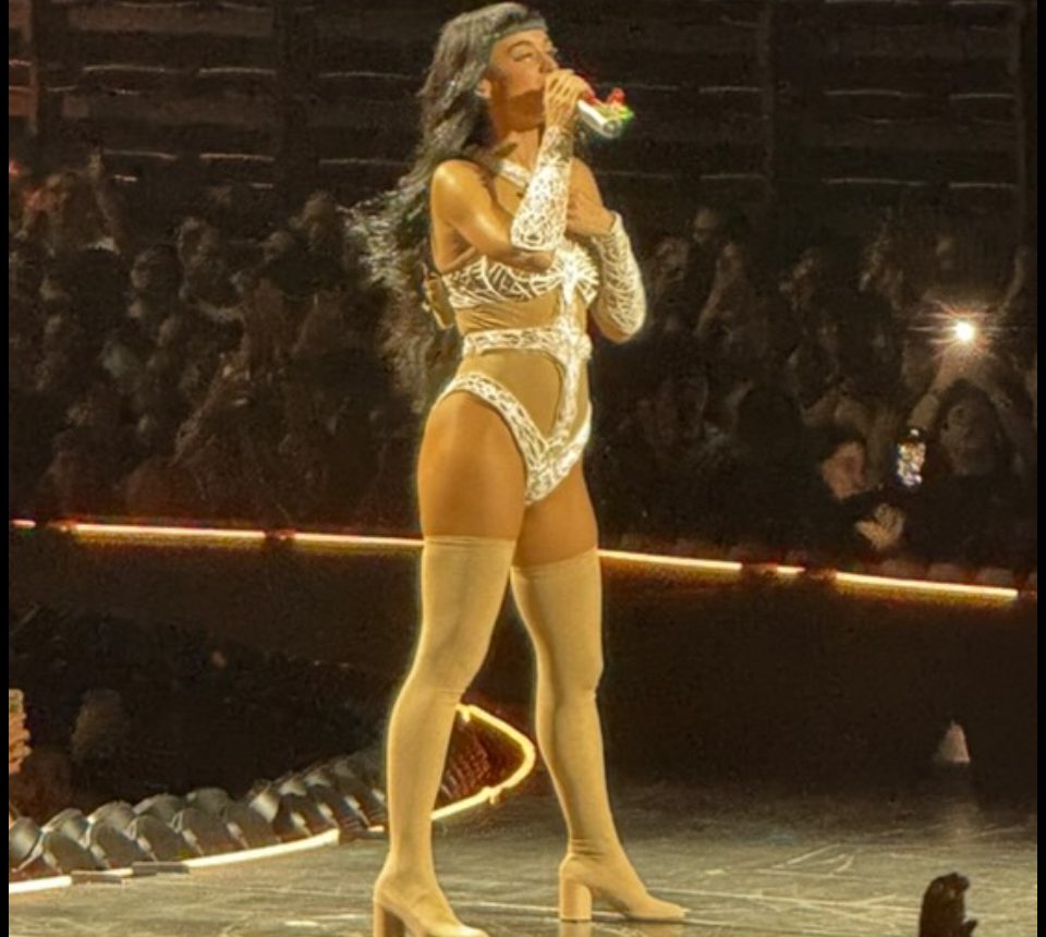 Katy Perry durante un concerto del Lifetimes Tour nel 2025.