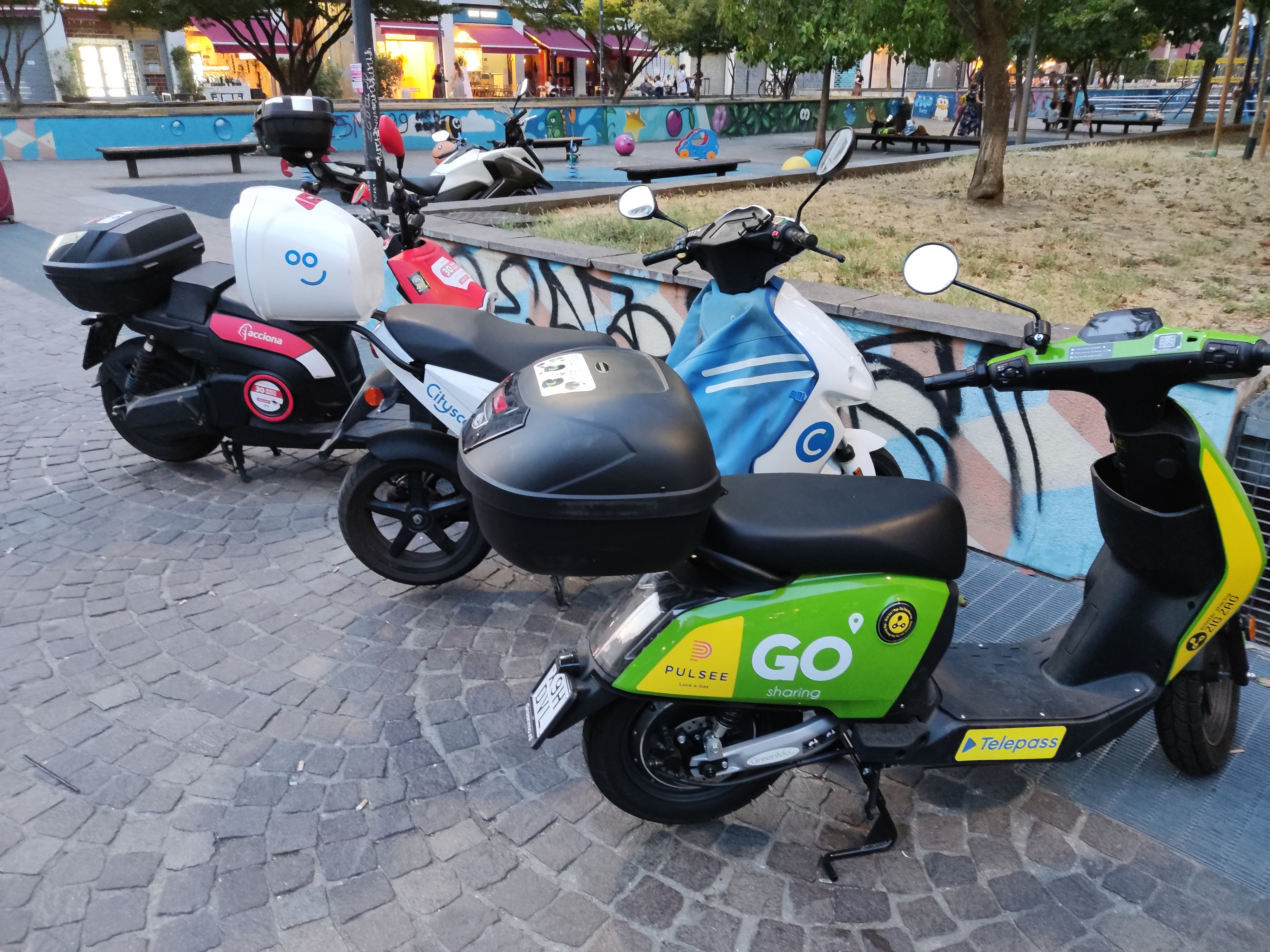 Monopattini elettrici in sharing parcheggiati a Milano