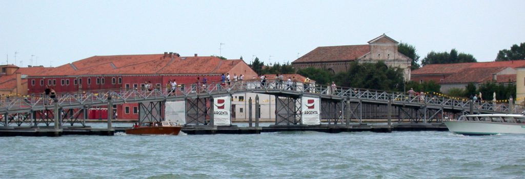 Ponte del Redentore a Venezia durante la festa