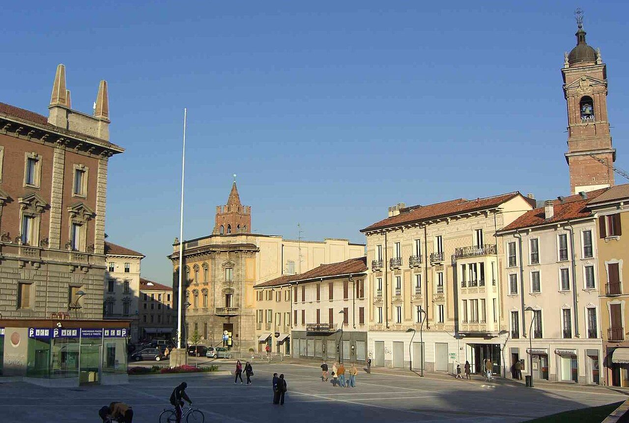 Piazza Trento e Trieste nel centro di Monza