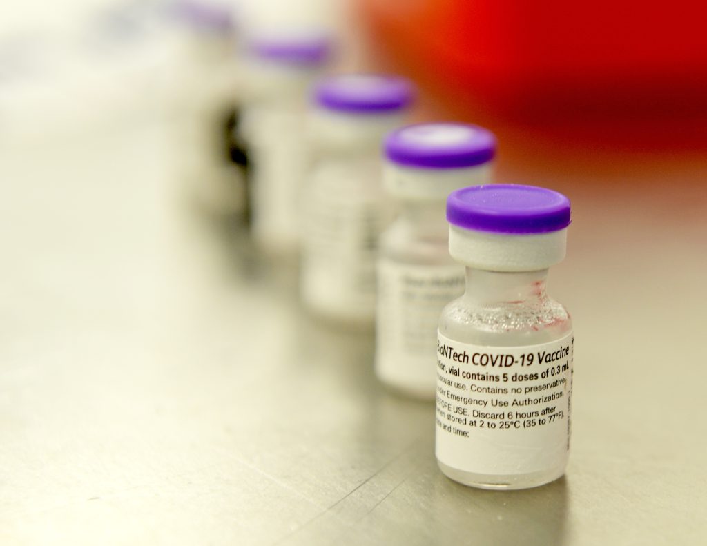 Siringhe vaccinali preparate in ambiente sanitario