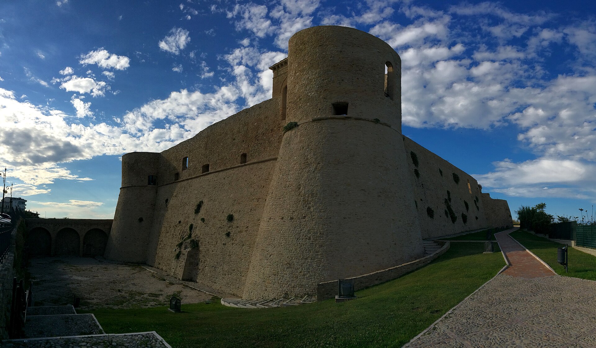 Veduta del Castello Aragonese di Ortona