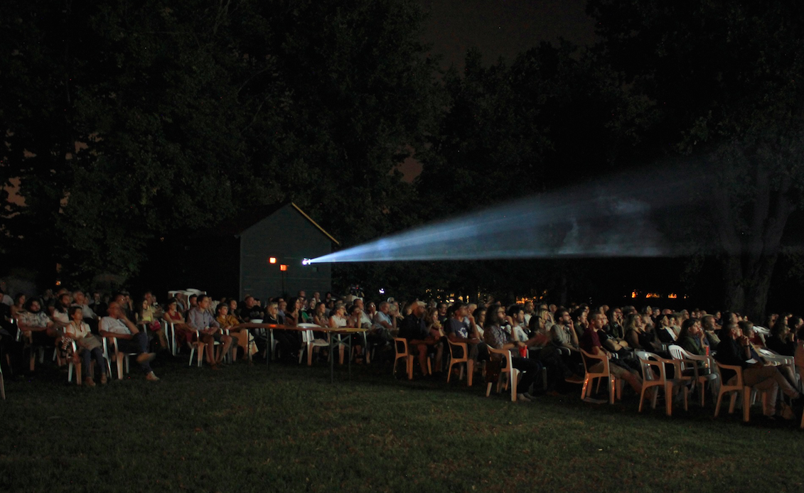 Pubblico all'Arena di Parco Raggio durante Concorto Film Festival