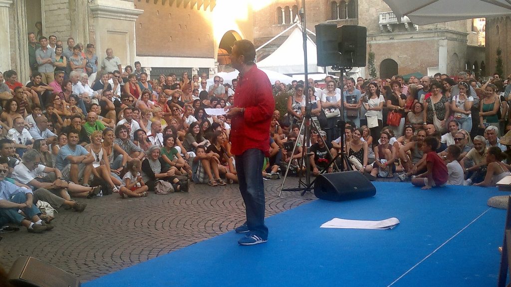 Incontro pubblico a Festivaletteratura in piazza Mantegna a Mantova