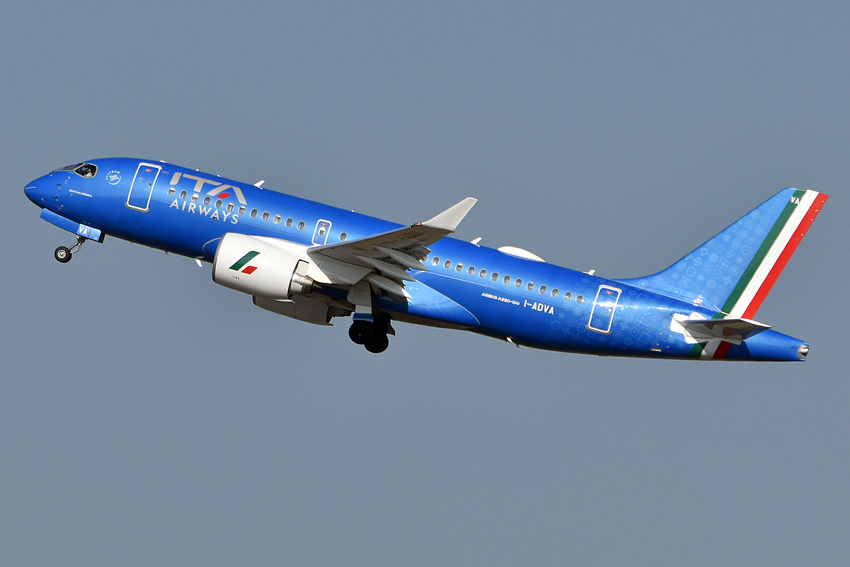Aereo ITA Airways Airbus A220 a Milano Linate