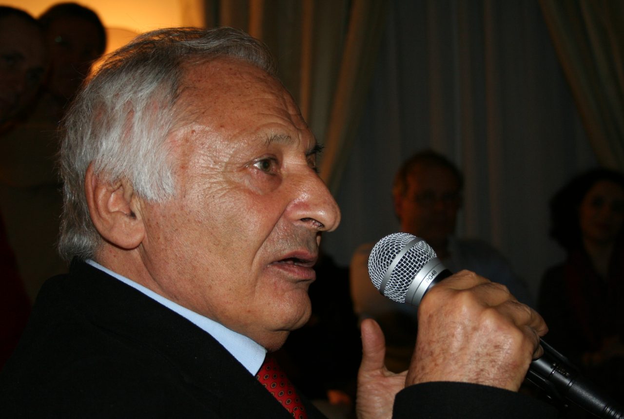 Giulio Rapetti Mogol durante un incontro pubblico nel 2007