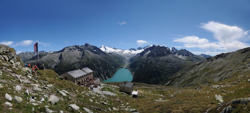 Olpererhuette e lago Schlegeisspeicher nelle Alpi della Zillertal