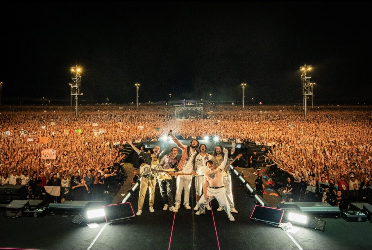 Pinguini Tattici Nucleari in RCF Arena a Reggio Emilia