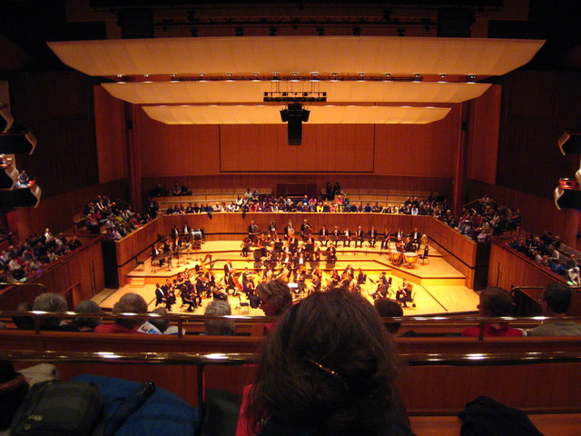 Orchestra sul palco della Royal Festival Hall