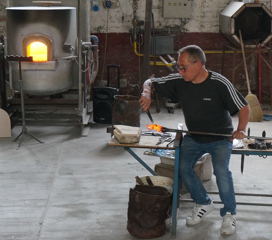 Lavorazione del vetro in una fornace di Murano