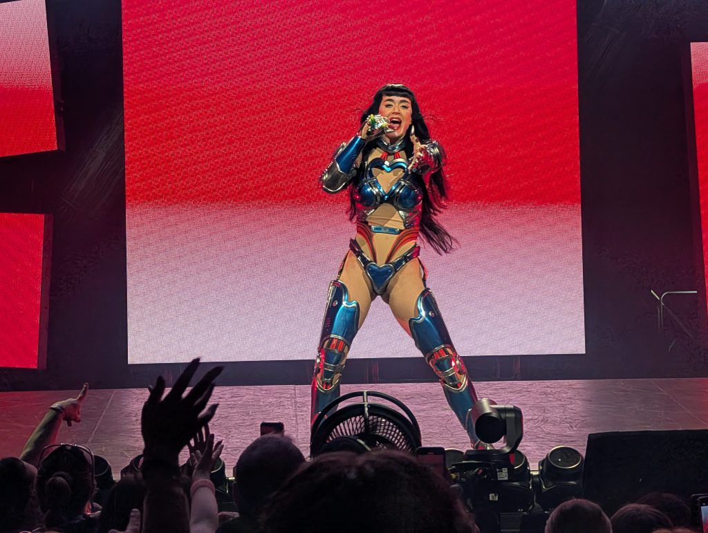 Katy Perry durante il Lifetimes Tour ad Adelaide nel 2025