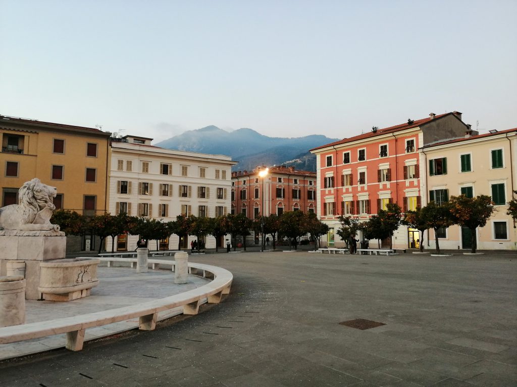Piazza Aranci a Massa