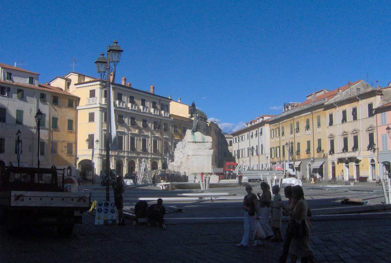 Piazza Matteotti a Sarzana