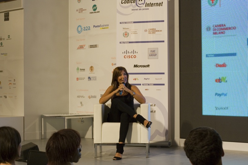 Selvaggia Lucarelli durante un intervento a Milano nel 2008