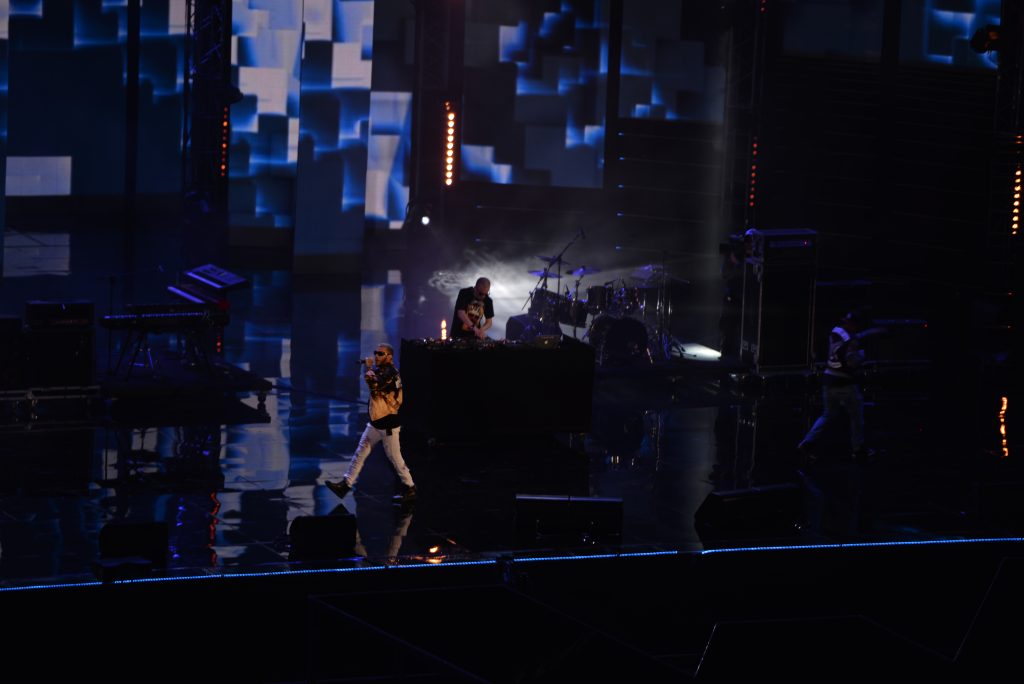 Emis Killa in concerto ai Wind Music Awards 2016