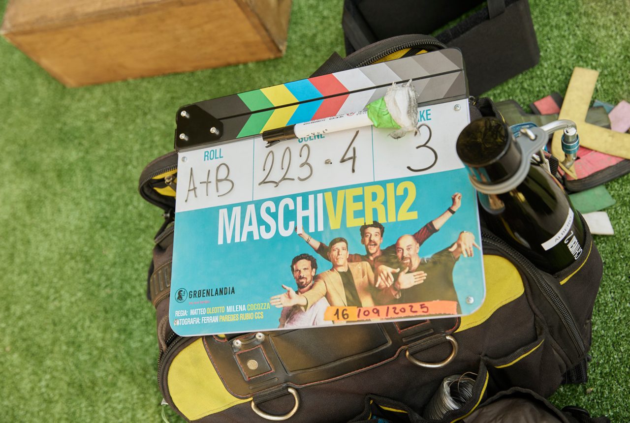 Il cast di Maschi Veri 2 in una immagine ufficiale Netflix