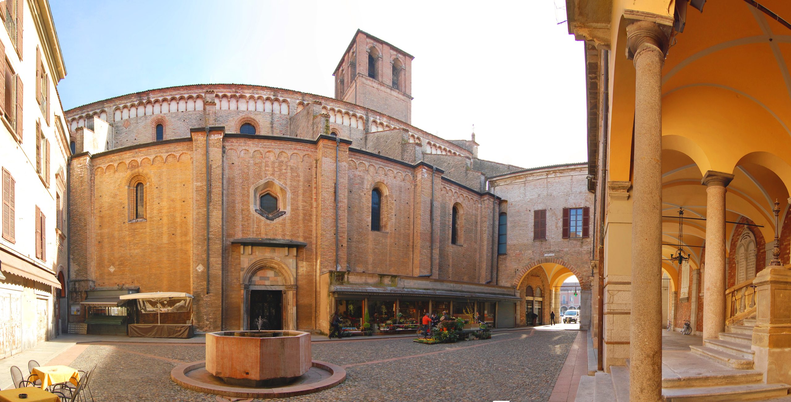 Piazza Broletto a Lodi